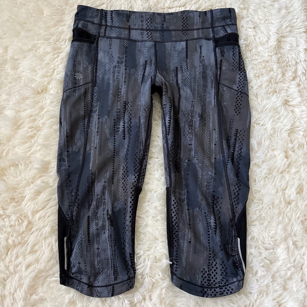 Athleta Be Free Knicker Gray Tribal Print Running Leggings Pockets Size M
